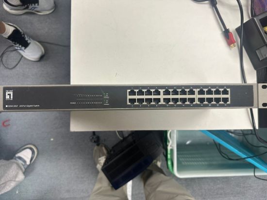 圖片 Level-One GSW-2457 24 Port Unmanaged Gigabit Switch (2nd Hand)